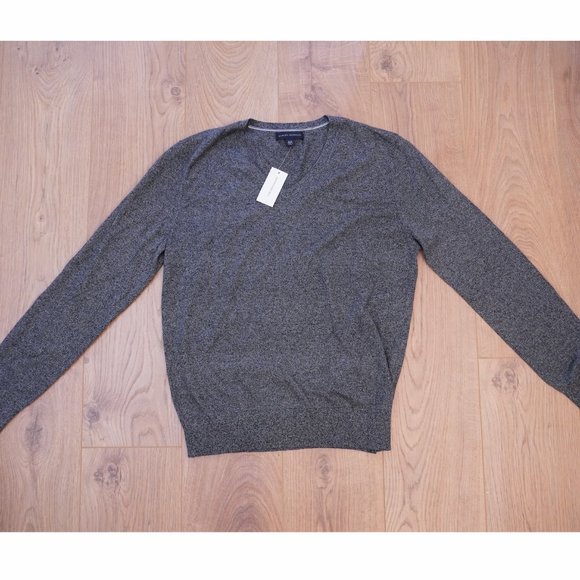 Banana Republic Sweater NWT - Picture 1 of 7